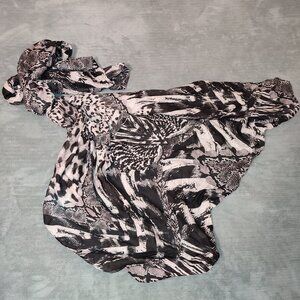 H & M Extra Large Scarf Ultra Lightweight Summer Pareo Beach Cover Animal Print